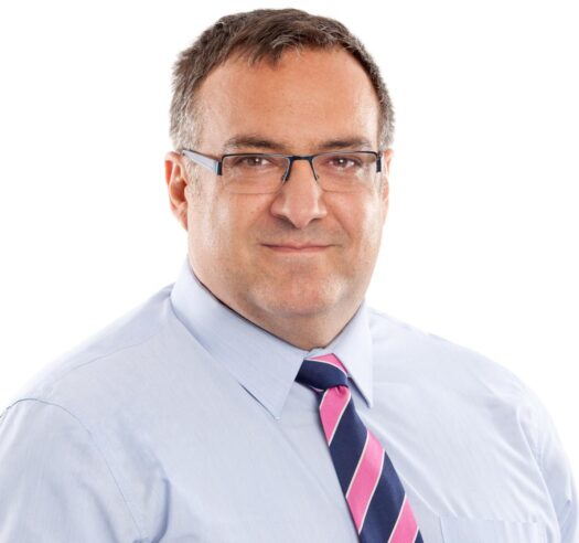 Dr. Fernando Gómez Sancha, urólogo y Director Médico de ICUA, en su consulta de la Clínica CEMTRO de Madrid